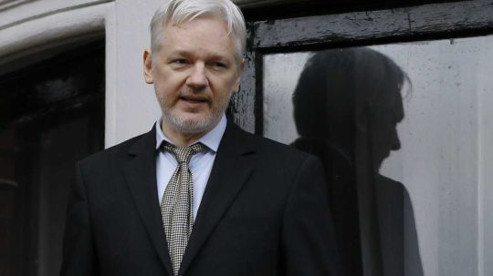 Zakladateľ WikiLeaks Julian Assange.