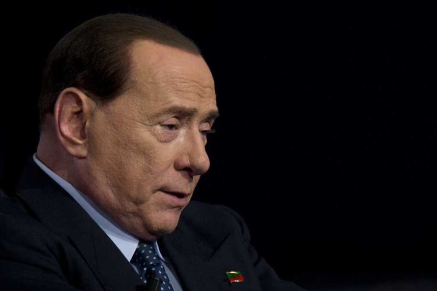 Berlusconi prekonal COVID-19, prepustili ho z nemocnice