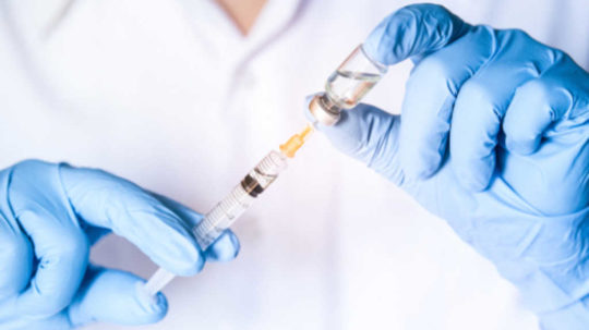 Vakcína na koronavírus, ktorou chce očkovať aj Slovensko, môže byť už v decembri
