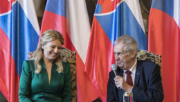 Na archívnej snímke prezidentka SR Zuzana Čaputová a český prezident Miloš Zeman.