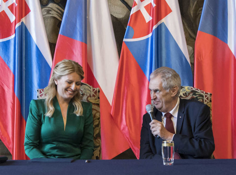 Prezidentka Čaputová poďakovala Zemanovi za českú pomoc