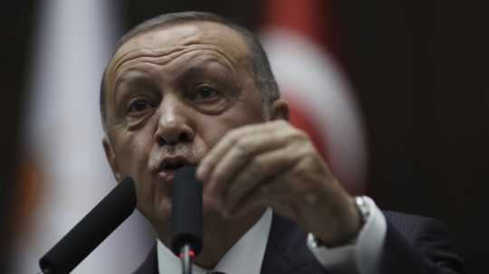 Nekupujte francúzske výrobky, vyzval Turkov Erdogan