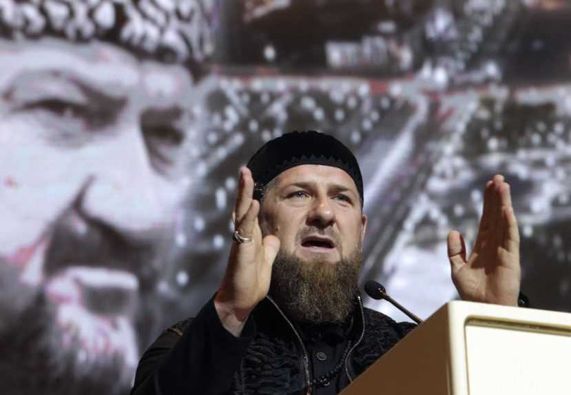 Syn čečenského vodcu zmlátil muža obvineného z pálenia koránu. Kadyrov tvrdí, že je na jeho čin hrdý