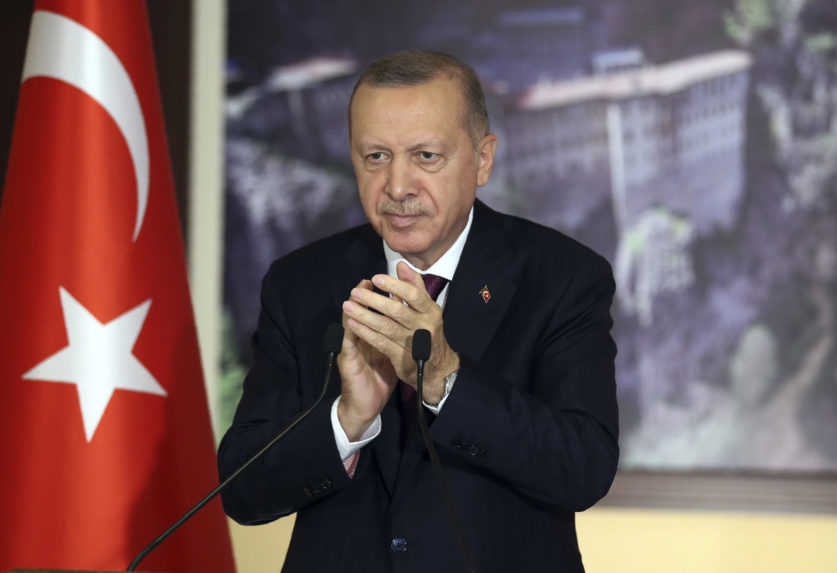 Oponent Erdogana ostáva vo väzení. Podporuje terorizmus, tvrdí prezident