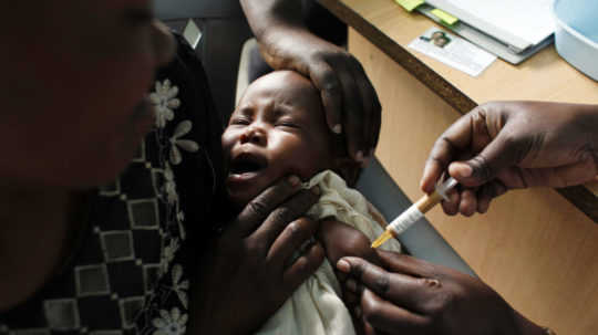 Dieťa pri očkovaní.