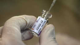 Interpol varuje pred pokusmi o predaj falošných vakcín