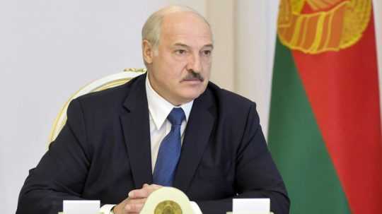 Lukašenko odstúpiť nehodlá, pripustil predčasné voľby