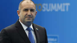 Bulharský prezident Radev vyzval na rozpustenie parlamentu