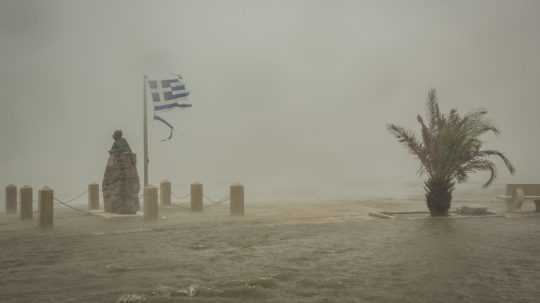 V časti Grécka vyčíňal nezvyčajný stredomorský hurikán