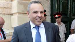 Na Malte zatkli bývalého šéfa úradu vlády