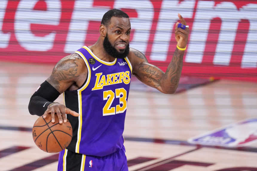 Finále NBA bude mať špeciálnu príchuť pre Jamesa, favoritmi Lakers