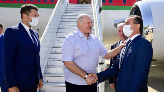 Putin podporil Lukašenka, poskytne mu štedrú finančnú injekciu