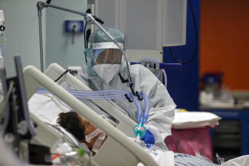 Vo svidníckej nemocnici evidujú úmrtie na COVID-19