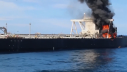 Pri pobreží Srí Lanky horí ropný tanker