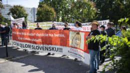 Agropotravinári vstupujú do štrajkovej pohotovosti, premiér a minister Mičovský reagujú