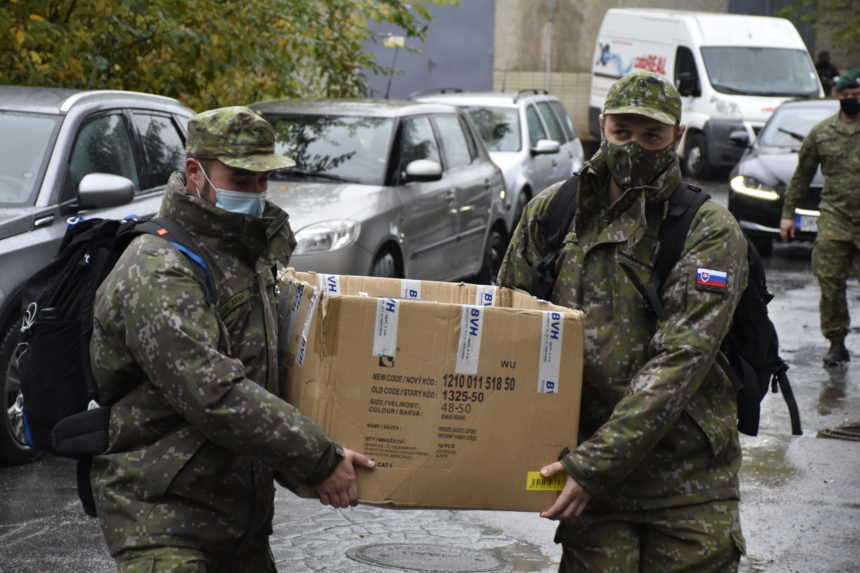 Hygienikom na Orave pomáhajú vojaci, pribudnú aj odberné miesta