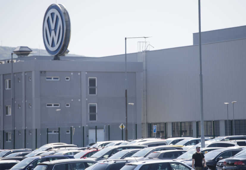 Vo Volkswagene zvažujú, že   zamestnancov otestujú sami