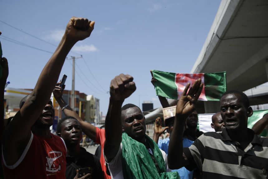 Bezpečnostné zložky v Nigérii strieľali na protestujúcich proti policajnému násiliu
