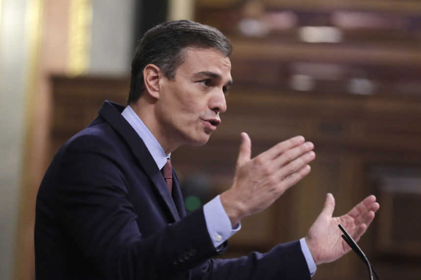Španielsky parlament nevyslovil nedôveru premiérovi Sánchezovi