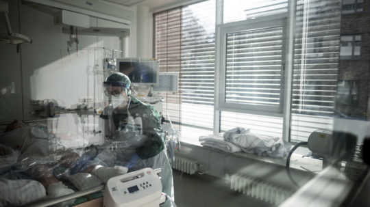 Ochorenie COVID-19 si už na Slovensku vyžiadalo 200 obetí