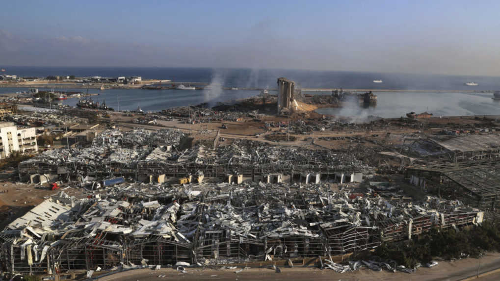 Rok po výbuchu v Libanone čelí krajina kríze. Vinník sa hľadá, riešenie je v nedohľadne