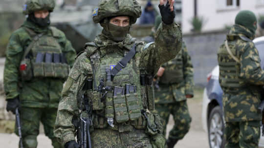 Ruské jednotky sa sťahujú z Náhorného Karabachu, potvrdil Kremeľ