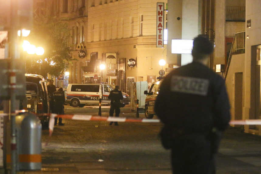 Útočníka z Viedne v lete rakúske úrady sledovali, potom prestali