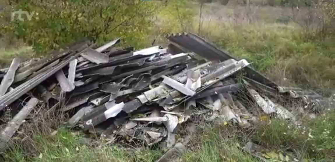 Neďaleko obce Brunovce vznikla nelegálna skládka azbestu