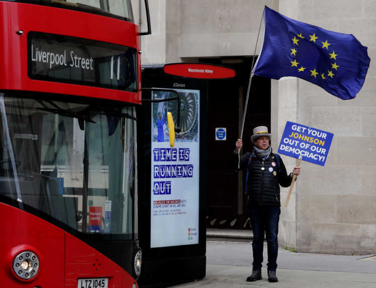 Vyjednávači z EÚ a Británie sa nezhodujú v troch kľúčových otázkach