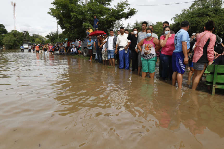 Guatemalu ničí búrka Eta, pod zosuvmi pôdy zahynulo už 50 ľudí