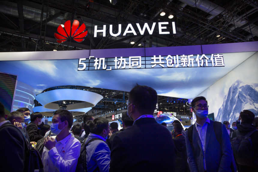 Huawei v reakcii na americké sankcie predáva značku Honor