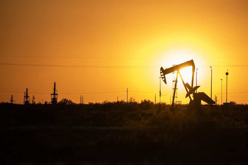 Svet minie ešte menej ropy, ako sme predpokladali, tvrdí OPEC