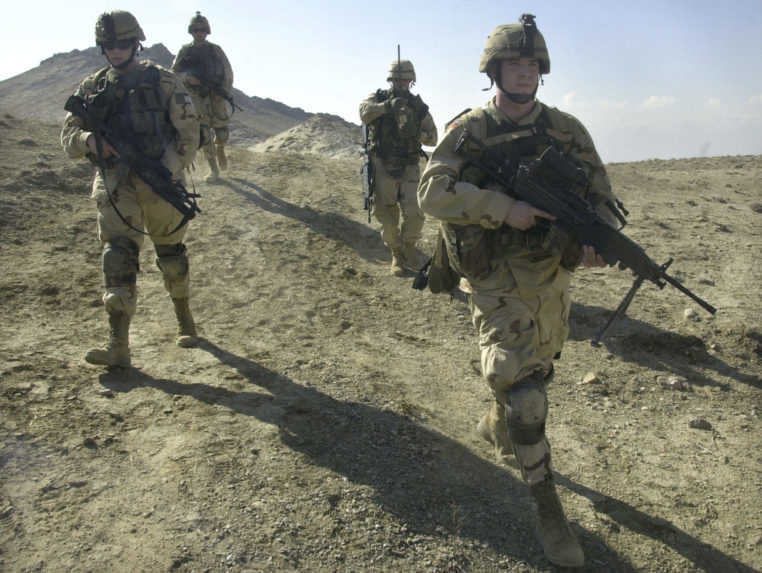 Pre prípad zabíjania civilistov v Afganistane prepustia 13 austrálskych vojakov