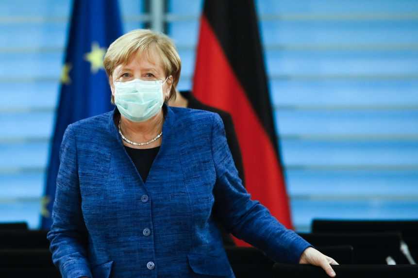 „Žijeme s pandémiou.“ Merkelová vyzvala, aby ľudia dodržiavali karanténu