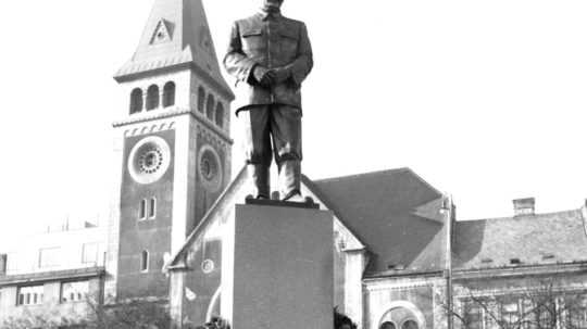 Stalin a Gottwald už nemusia byť čestnými občanmi Bratislavy