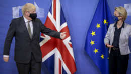 Británia a EÚ nedospeli v určenom termíne k dohode