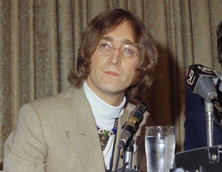 Pred 40 rokmi zastrelil Johna Lennona fanúšik