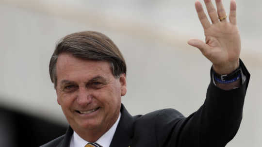 Brazílsky prezident sa zaočkovať nedá, odrádza aj občanov