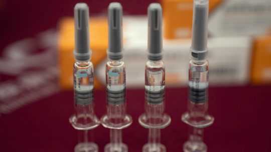 Proti koronavírusu zabojuje aj čínska vakcína. Zaregistrovali ju v Spojených arabských emirátoch