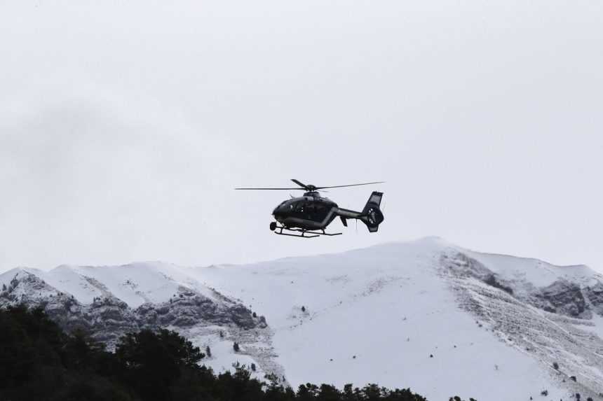 Dvoch Čechov, ktorí uviazli v rakúskych Alpách, zachránili pomocou vrtuľníka