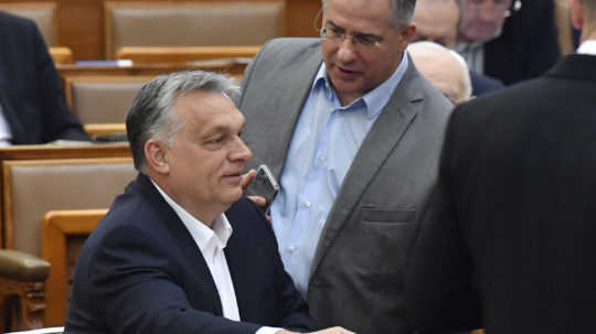 Orbánov Fidesz stráca podporu, v prieskumoch ho predbehla zjednotená opozícia