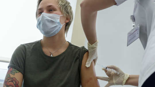 Ruská vakcína si vyžaduje osem týždňov abstinencie