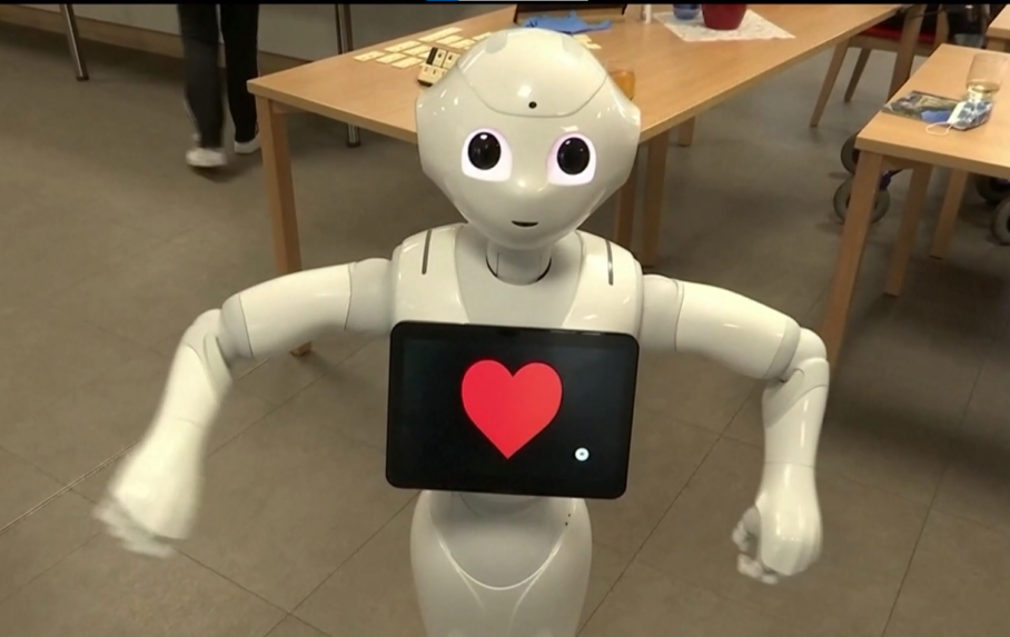 Japonský robot vie rozlíšiť kultúrne zvyky, náladu aj záľuby
