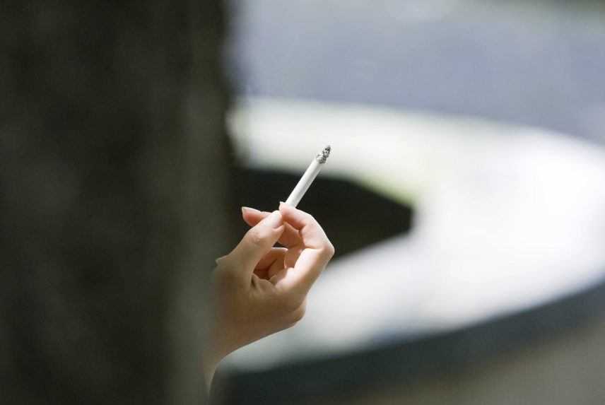 Fajčí stále menej Slovákov, znižuje sa aj denná spotreba cigariet