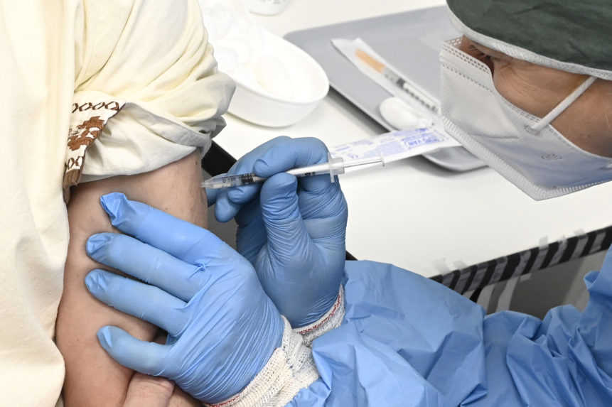 Záujem o očkovanie sa u ľudí zvyšuje, dôvodom sú obavy z pandémie