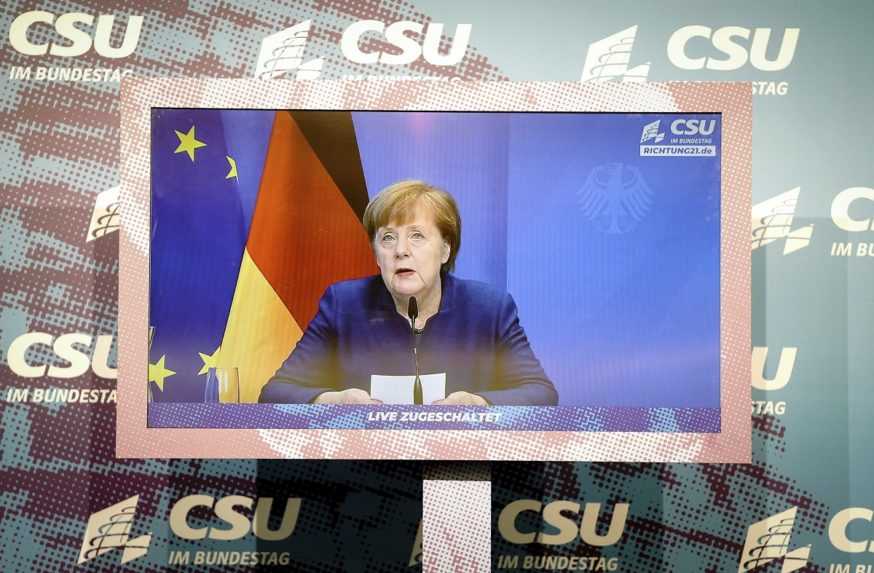 Sú nevyhnutné, aby zabránili šíreniu nákazlivejšej mutácie, hájila Merkelová prísnejšie opatrenia