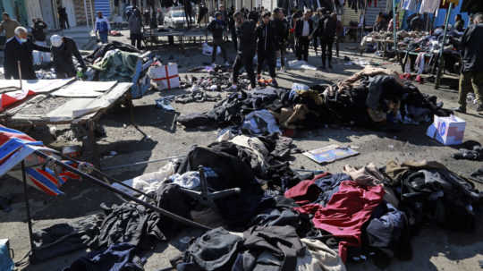 Bombový útok v Bagdade: Samovražední útočníci zabili najmenej 32 ľudí