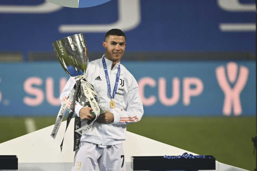 Ronaldo opäť prepisoval históriu, nastrieľal najviac oficiálnych gólov v histórii