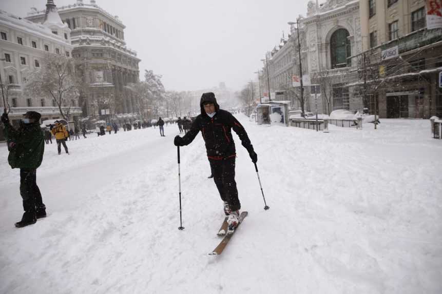 Madrid má za sebou polstoročný sneh, mesto sa zotavuje z kalamity