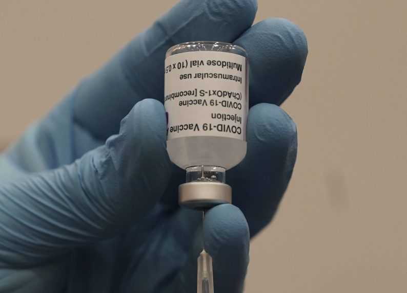 Európska agentúra pre lieky odporučila na registráciu vakcínu AstraZenecy
